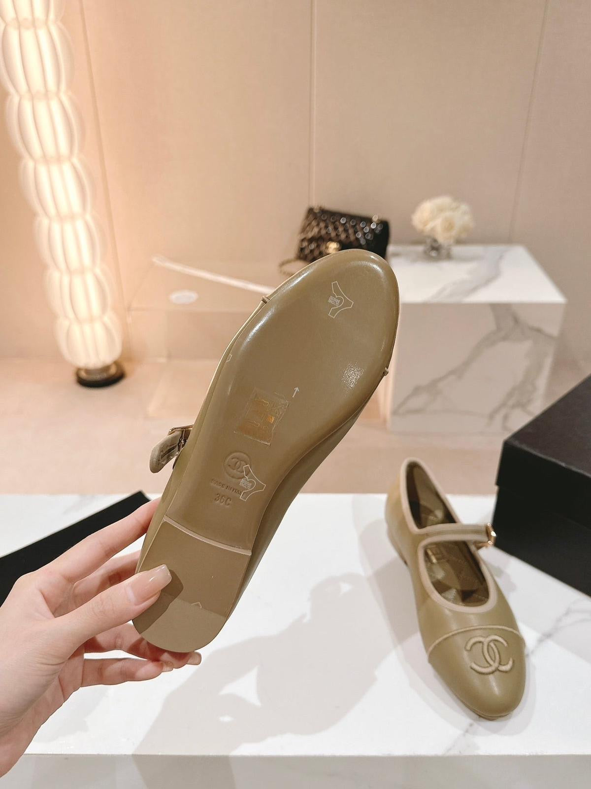 CHANEL Women’s Ballet Flats – Green