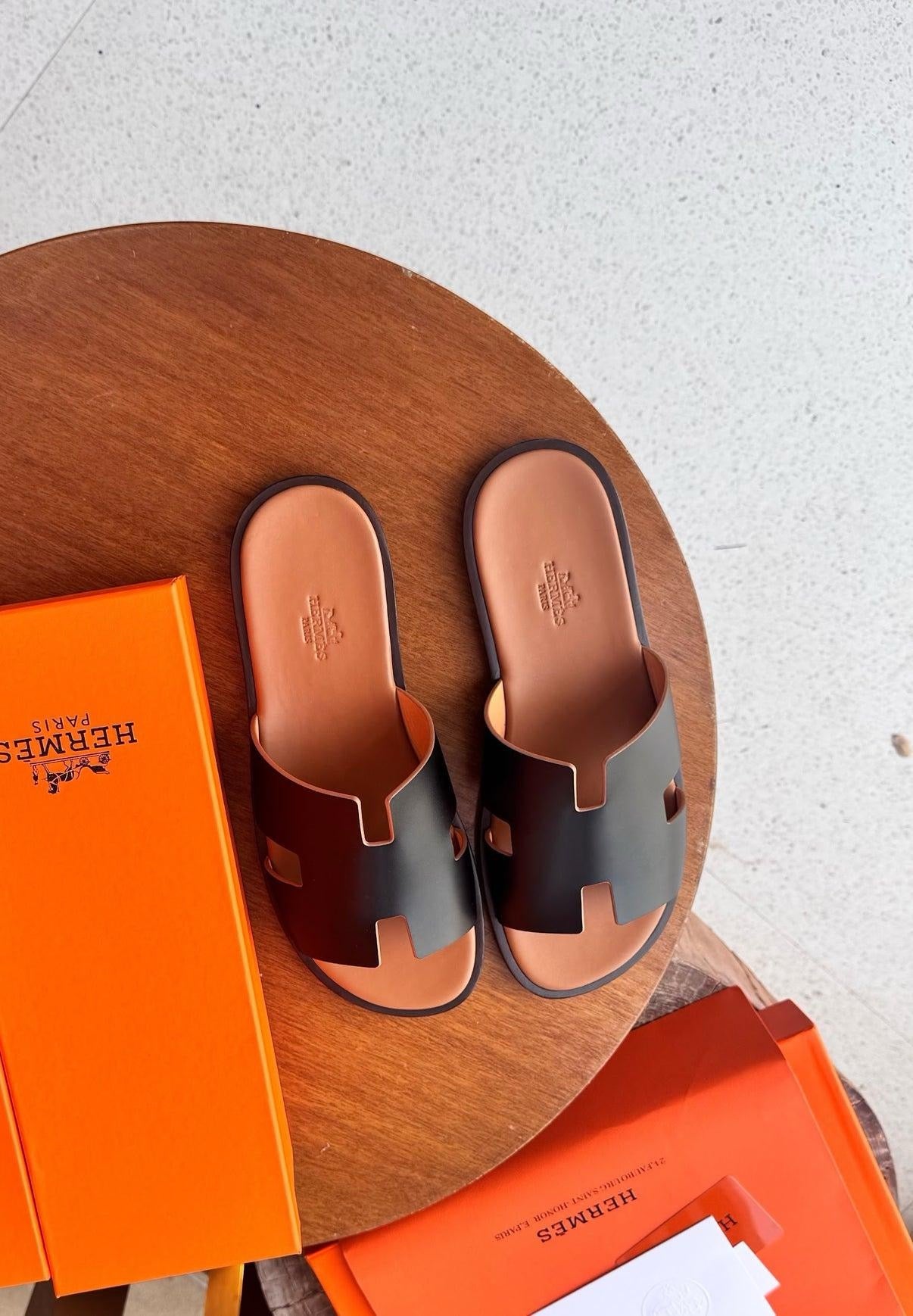 Hermes Men’s Izmir Sandals – Brown & Black